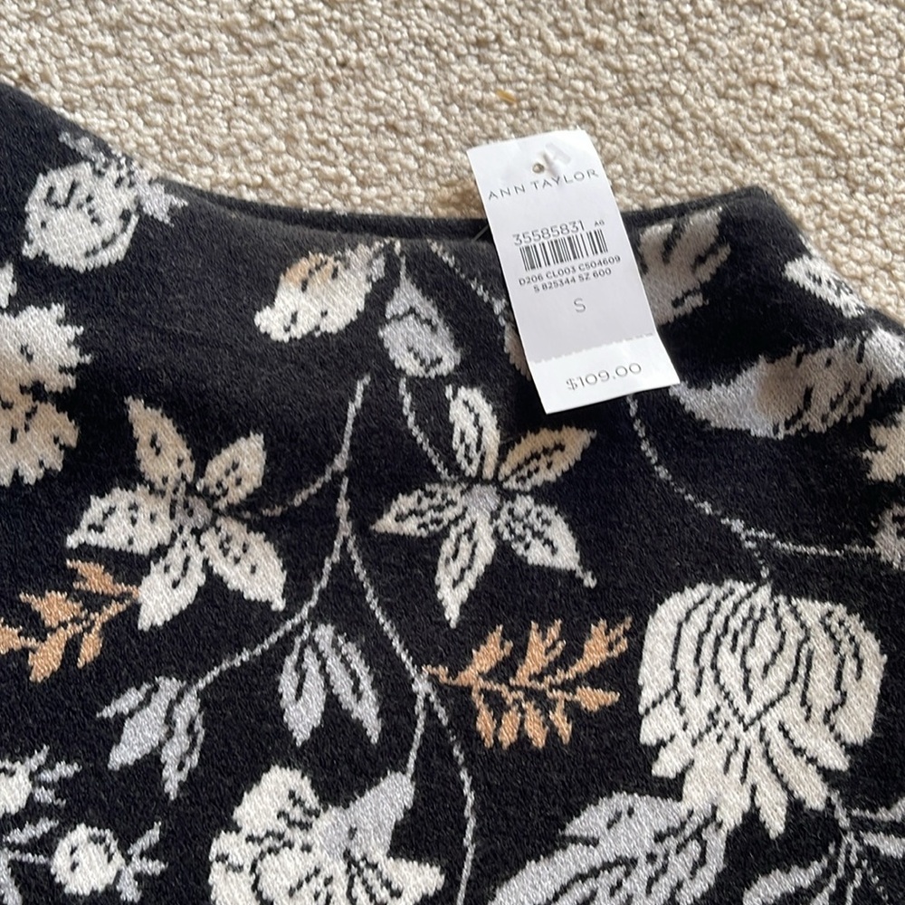 Ann Taylor Floral Sweater Size Small - Picture 3 of 6